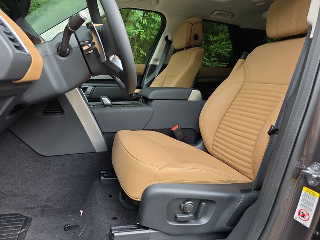 2026 Land Rover Discovery Tempest Edition - Photo 15