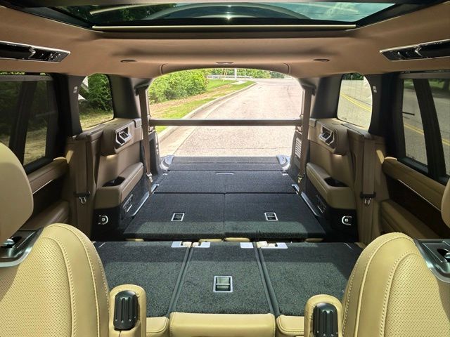 2025 Land Rover Range Rover SE - Photo 29