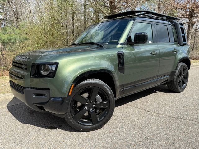 2026 Land Rover Defender 110 X-Dynamic SE P400's photo