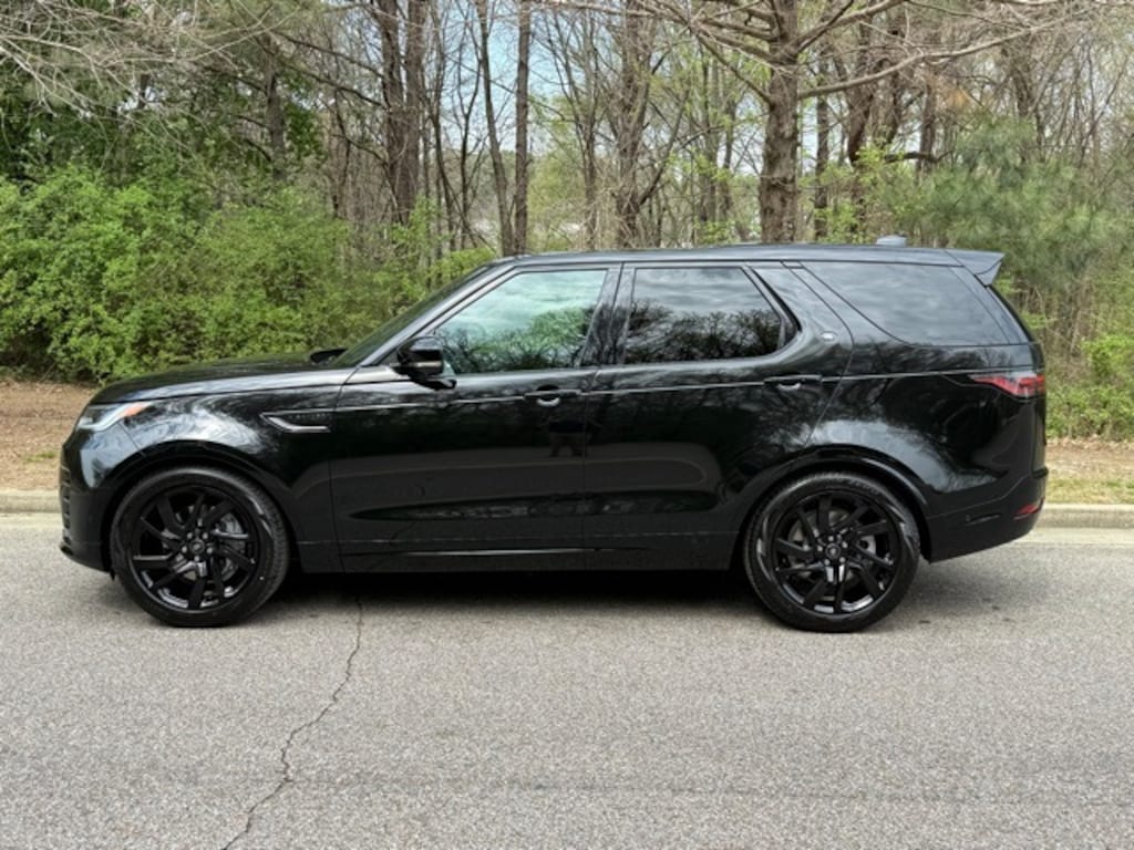 New 2025 Land Rover Discovery Dynamic SE SUV