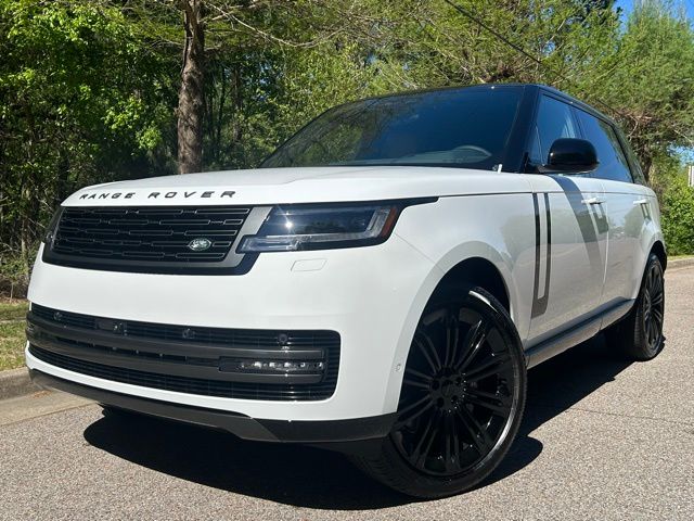 2026 Land Rover Range Rover 3.0 SE LWB 7's photo