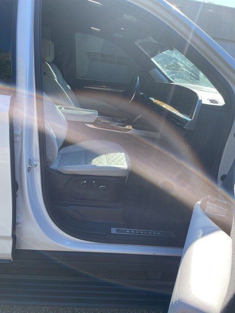 2025 Cadillac Escalade Sport Platinum photo 3