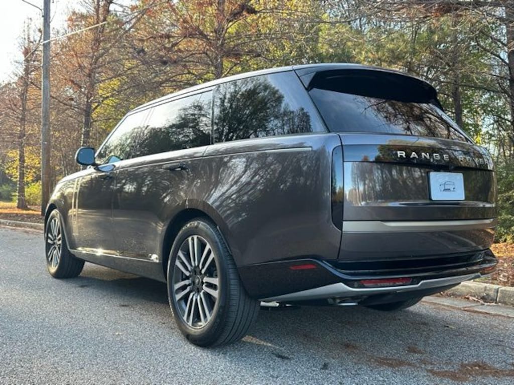 New 2025 Land Rover Range Rover SE LWB 530PS 7-Seats SUV