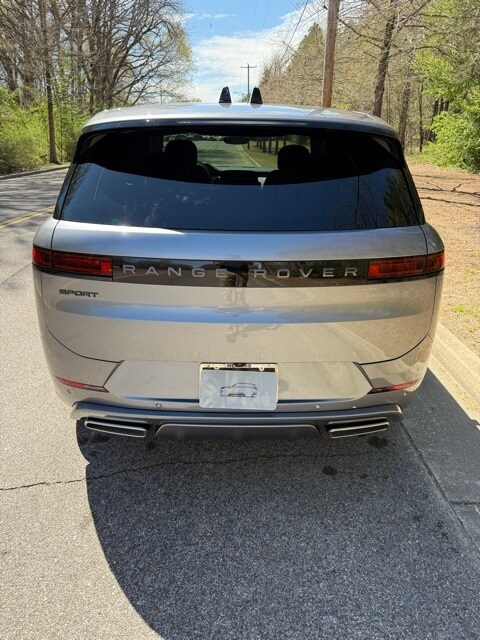 2025 Land Rover Range Rover Sport SE photo 4