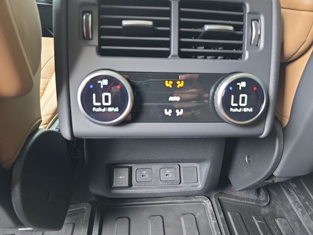 2026 Land Rover Discovery Tempest Edition - Photo 33