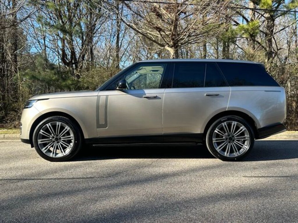 New 2026 Land Rover Range Rover SE SUV