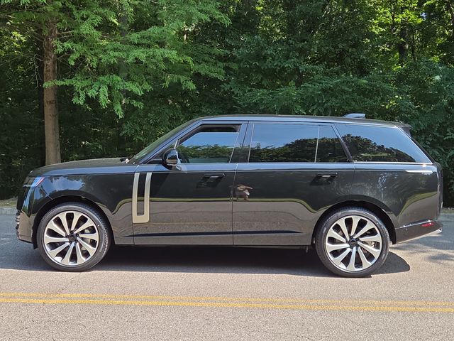2026 Land Rover Range Rover SE - Photo 2