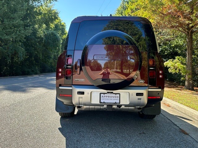 2023 Land Rover Defender 130 First Edition photo 4