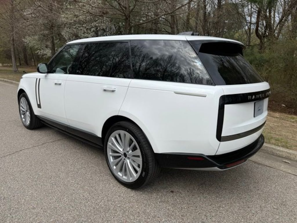 New 2026 Land Rover Range Rover SE 7 Seats SUV