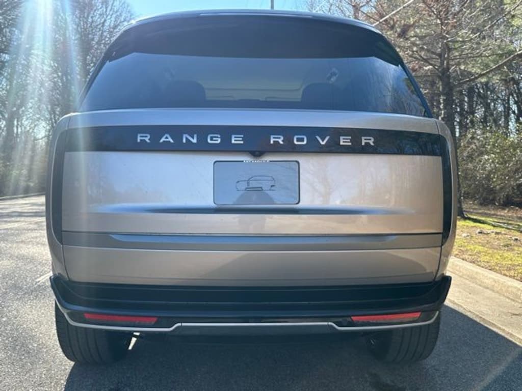 New 2026 Land Rover Range Rover SE SUV