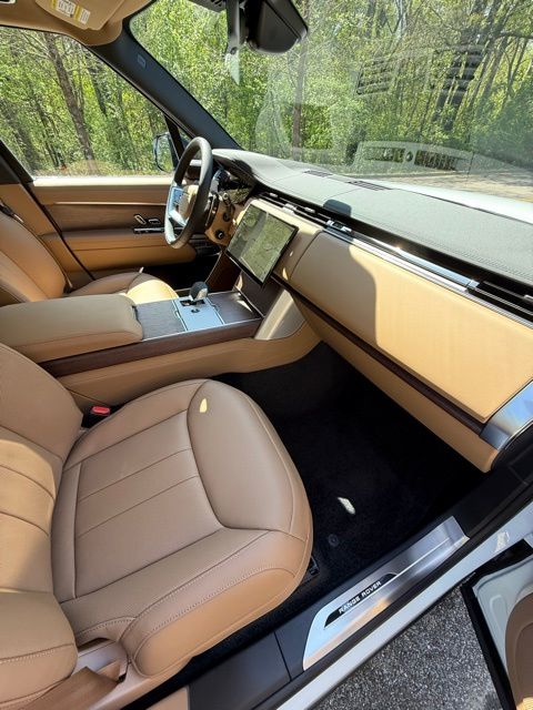 2025 Land Rover Range Rover SE - Photo 11