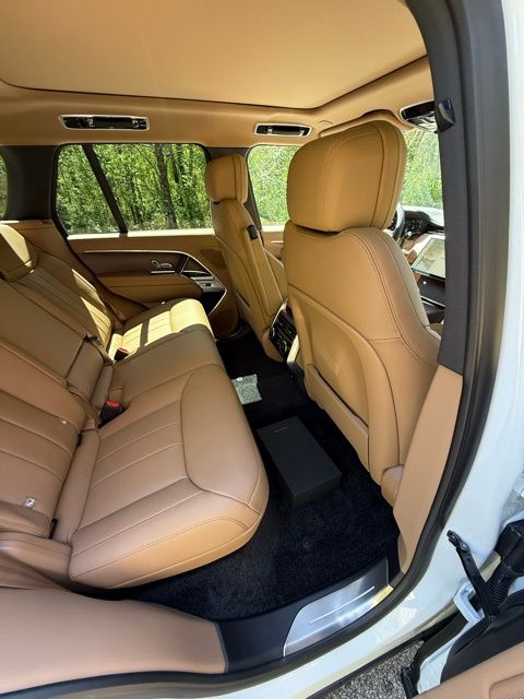 2025 Land Rover Range Rover SE - Photo 13