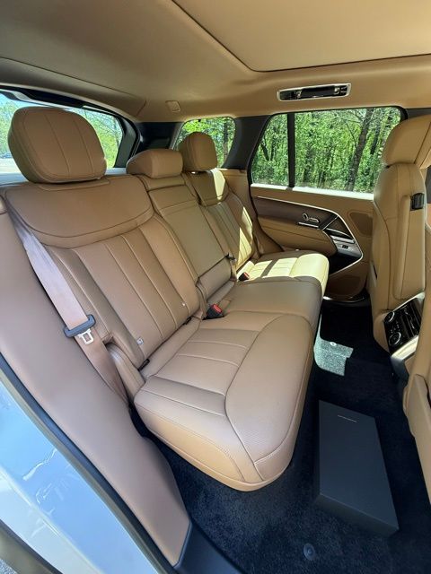 2025 Land Rover Range Rover SE - Photo 15