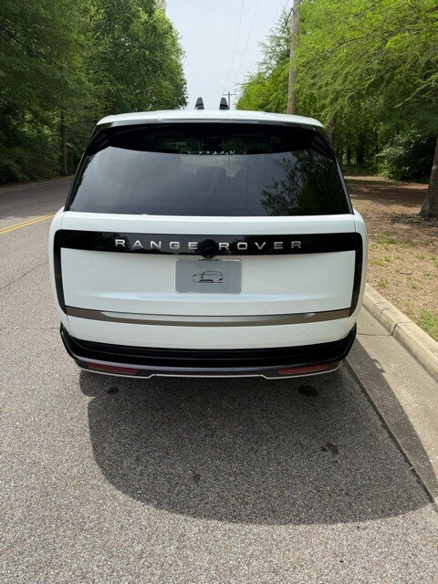 2025 Land Rover Range Rover SE photo 4