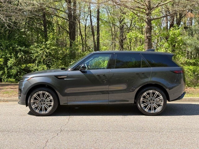 2025 Land Rover Range Rover Sport SE photo 2