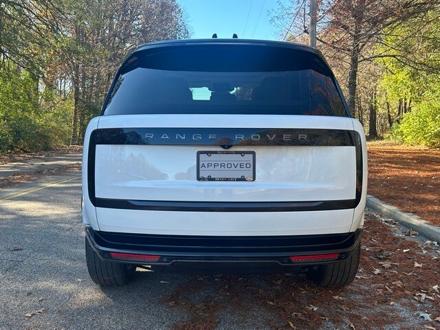 2025 Land Rover Range Rover SE photo 4