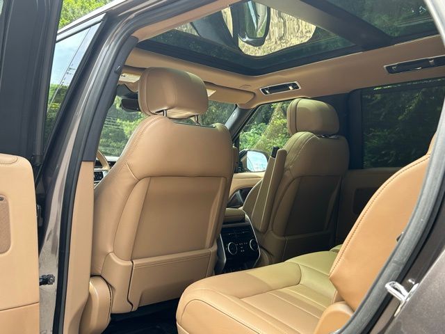 2025 Land Rover Range Rover SE - Photo 20