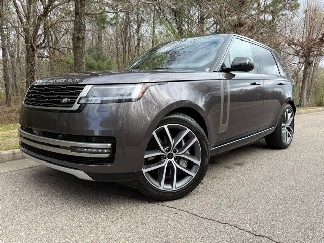 2026 Land Rover Range Rover 3.0 PHEV SE SWB's photo