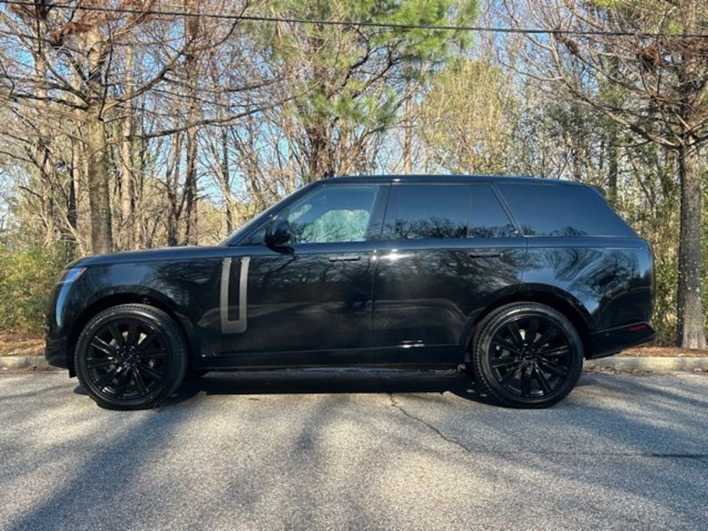 New 2026 Land Rover Range Rover SE SUV
