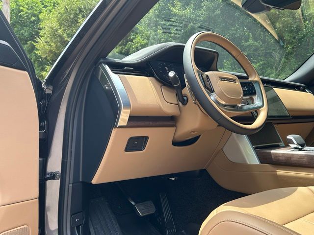 2025 Land Rover Range Rover SE - Photo 11