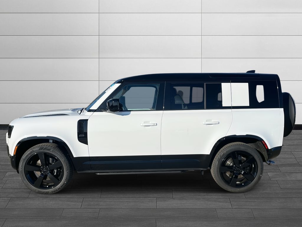 2026 Land Rover Defender 110 photo 2