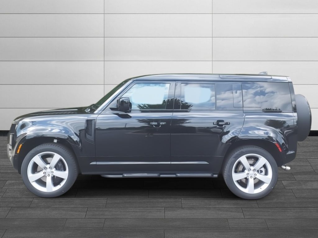 2025 Land Rover Defender 110 X-Dynamic SE photo 2