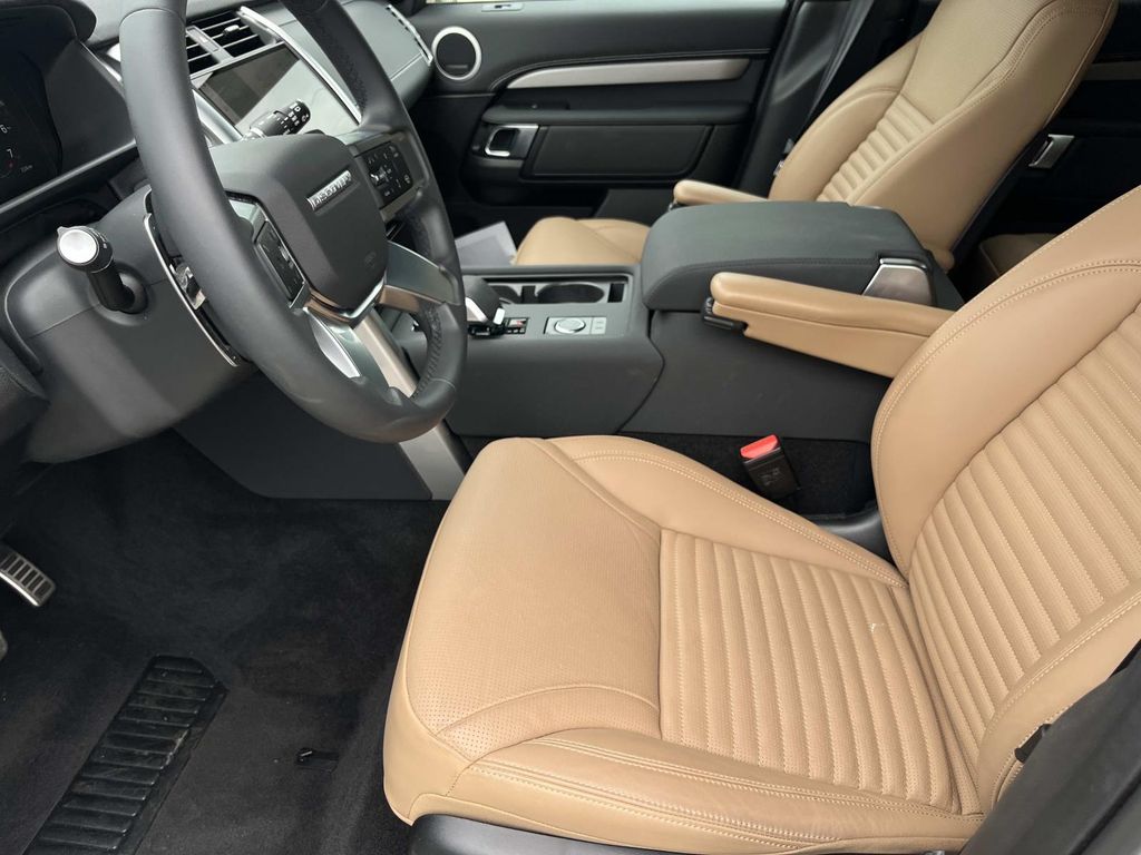 2026 Land Rover Discovery Gemini Edition - Photo 12