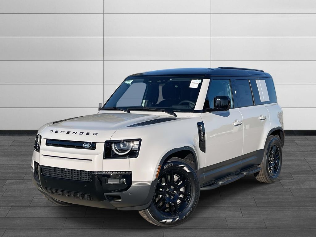2026 Land Rover Defender S's photo