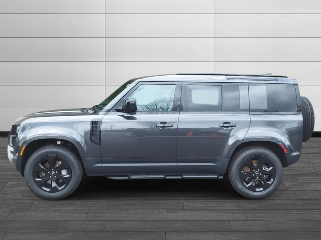 2025 Land Rover Defender 110 S photo 2