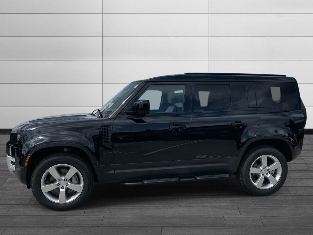 2025 Land Rover Defender 110 S photo 2