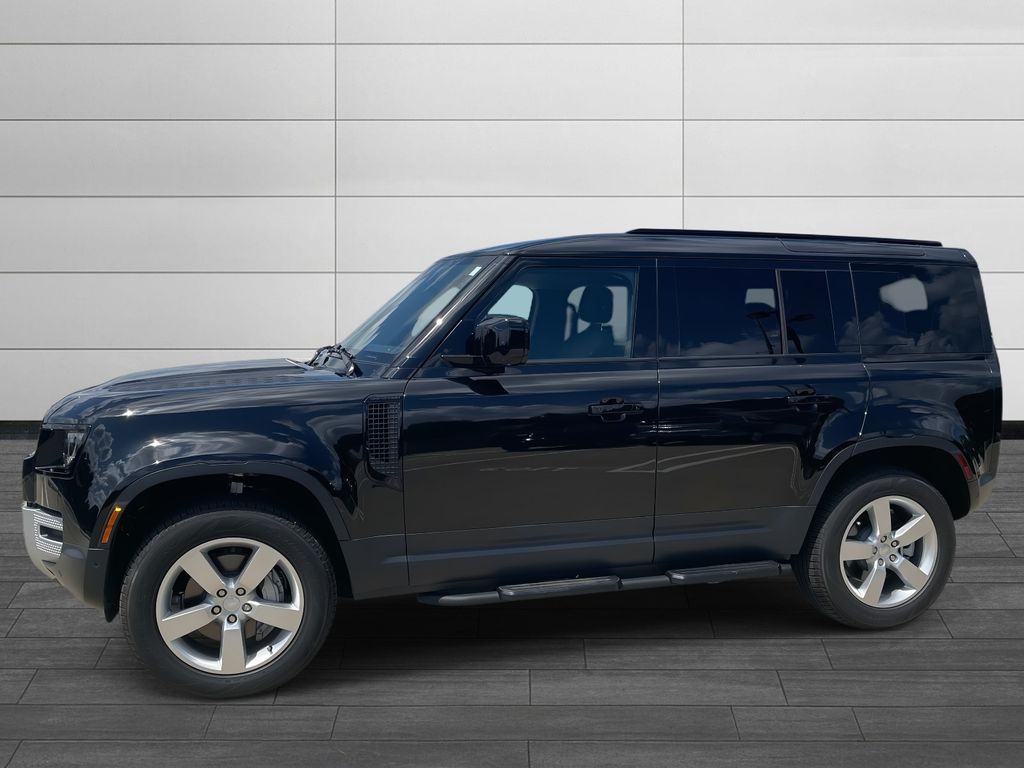 2025 Land Rover Defender 110 S photo 2