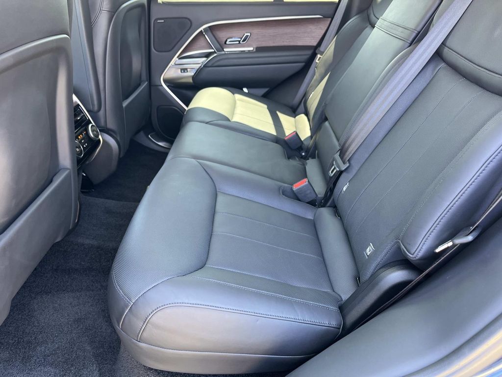 2023 Land Rover Range Rover SE - Photo 10