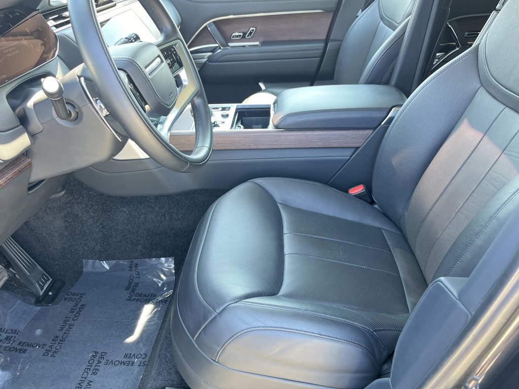 2023 Land Rover Range Rover SE - Photo 12