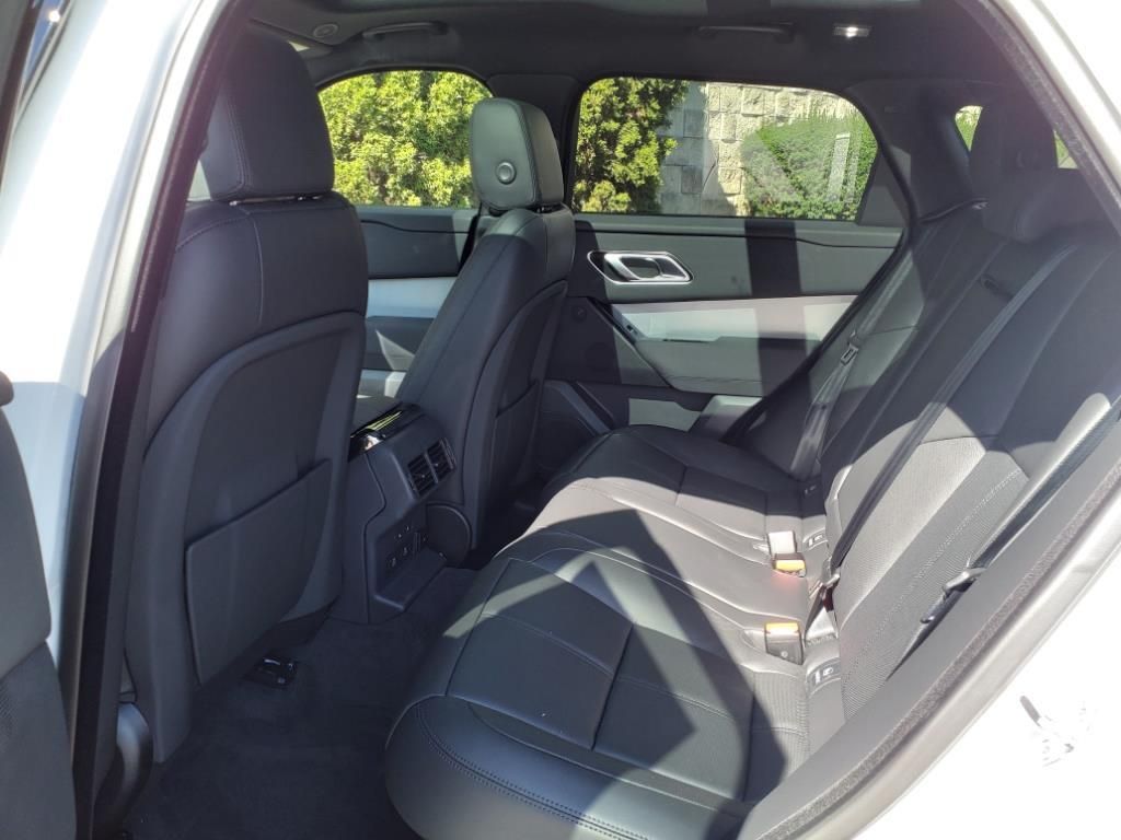 2025 Land Rover Range Rover Velar S photo 4