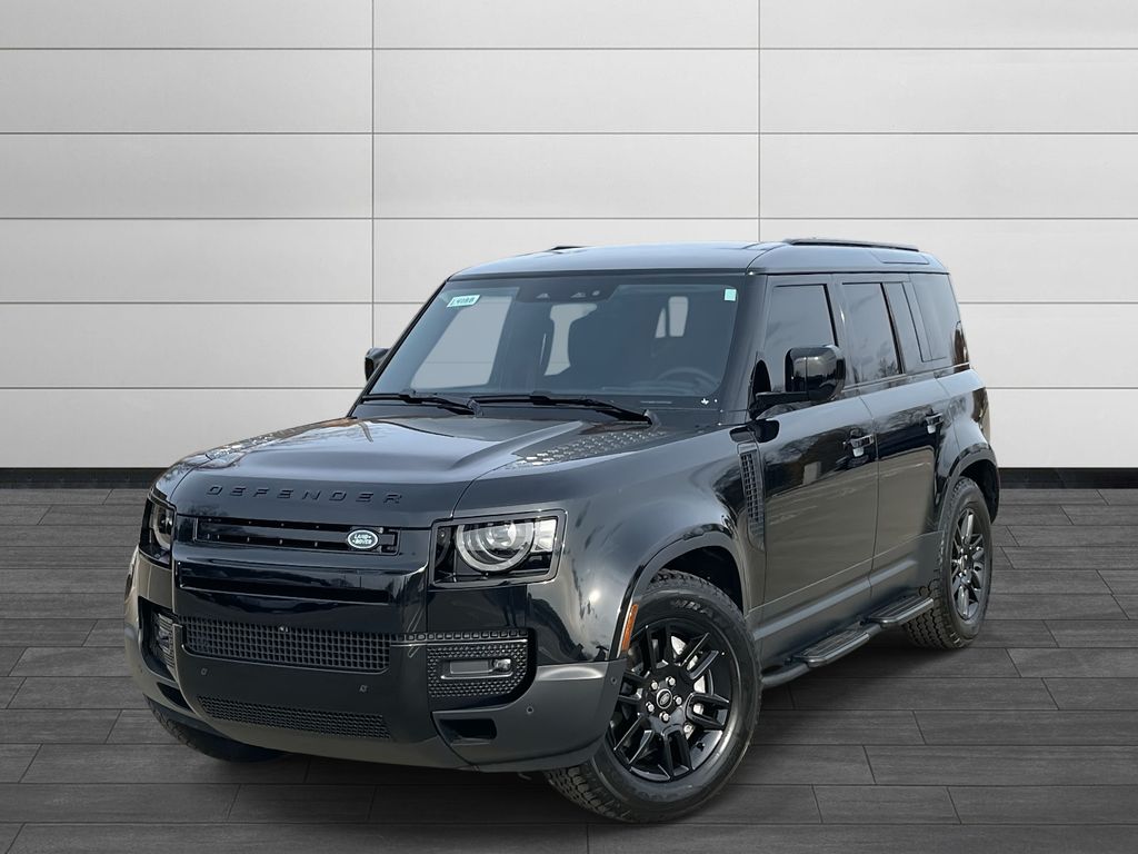 2025 Land Rover Defender S's photo