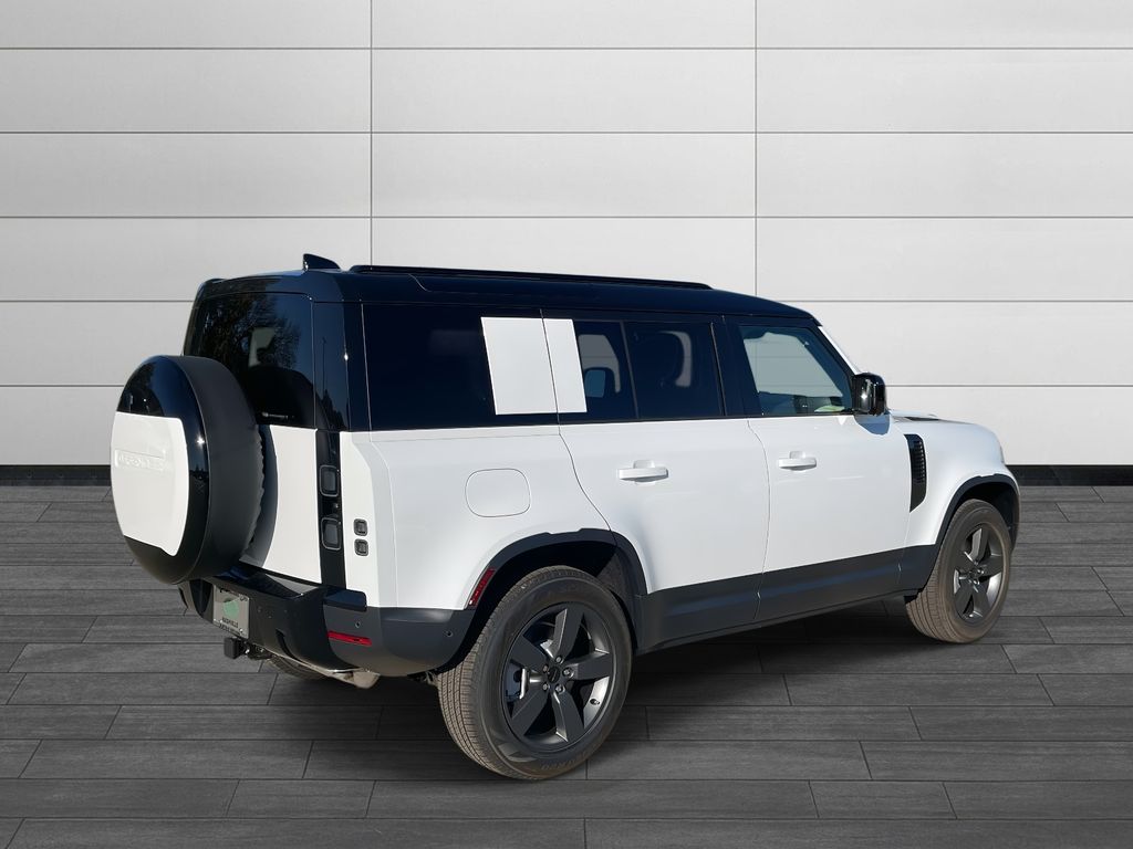 2026 Land Rover Defender 110 S photo 4