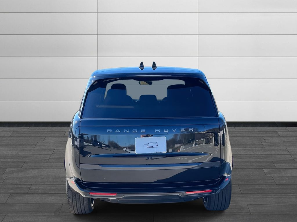 2025 Land Rover Range Rover SE photo 4