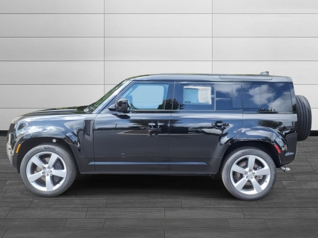 2025 Land Rover Defender 110 X-Dynamic SE photo 2