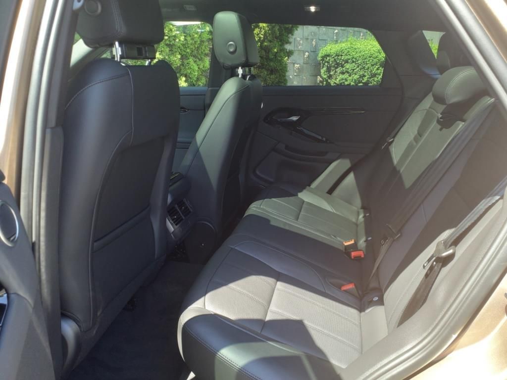 2025 Land Rover Range Rover Evoque S photo 4