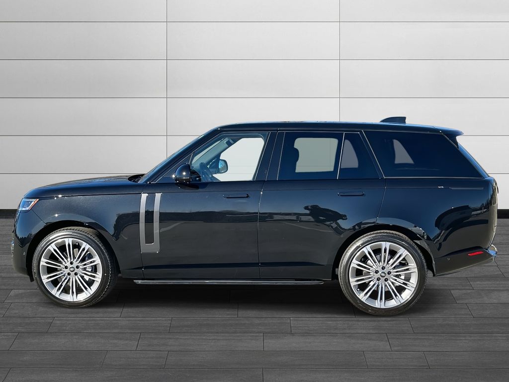 2025 Land Rover Range Rover SE photo 2
