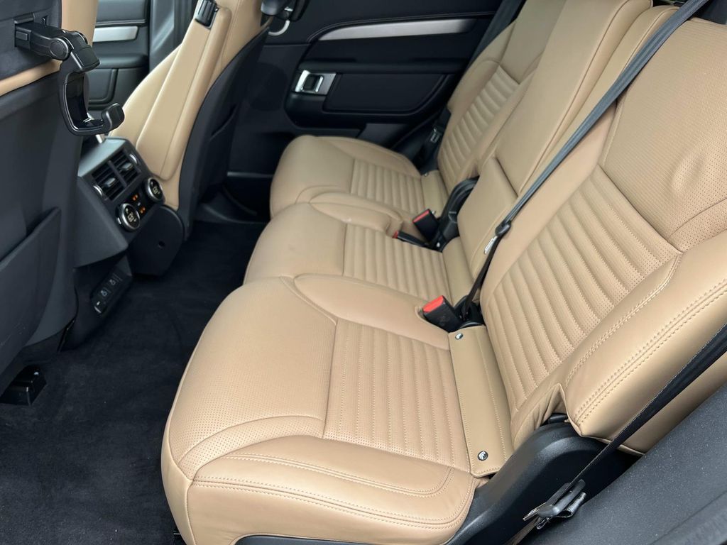 2026 Land Rover Discovery Gemini Edition - Photo 10