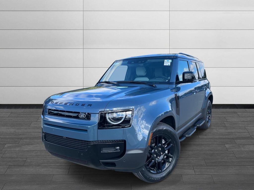 2026 Land Rover Defender S's photo