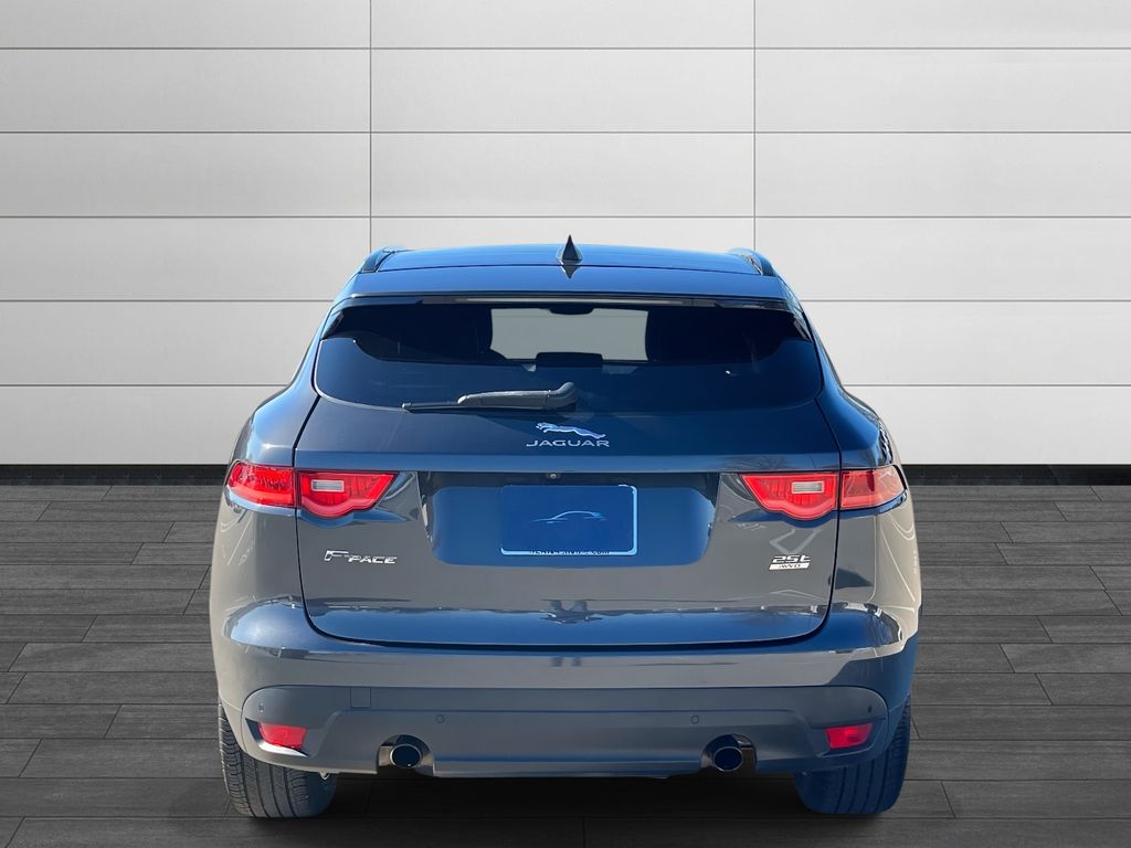 2020 Jaguar F-PACE Prestige photo 4