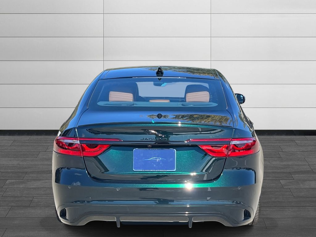 2024 Jaguar XF P300 R-Dynamic SE photo 4