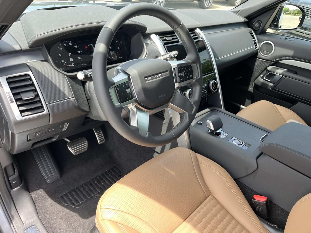2026 Land Rover Discovery Gemini Edition - Photo 11