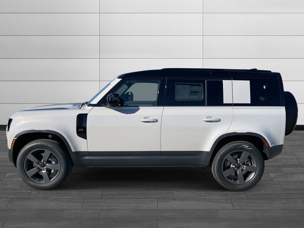 2026 Land Rover Defender 110 S photo 2