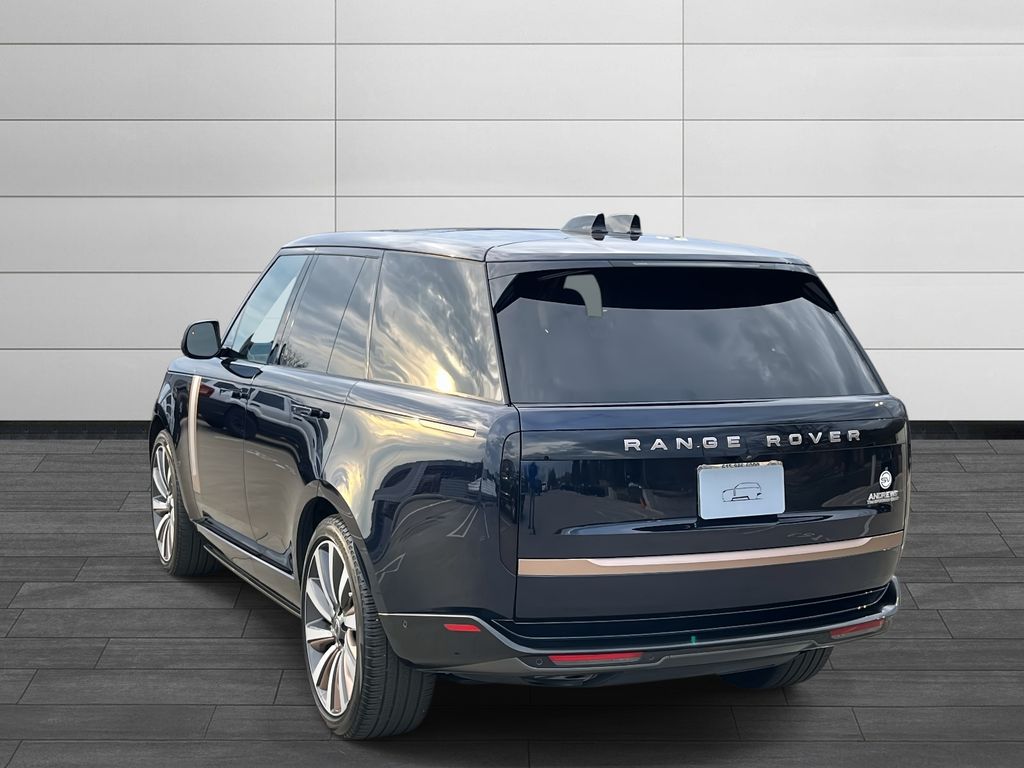 2023 Land Rover Range Rover SV photo 3