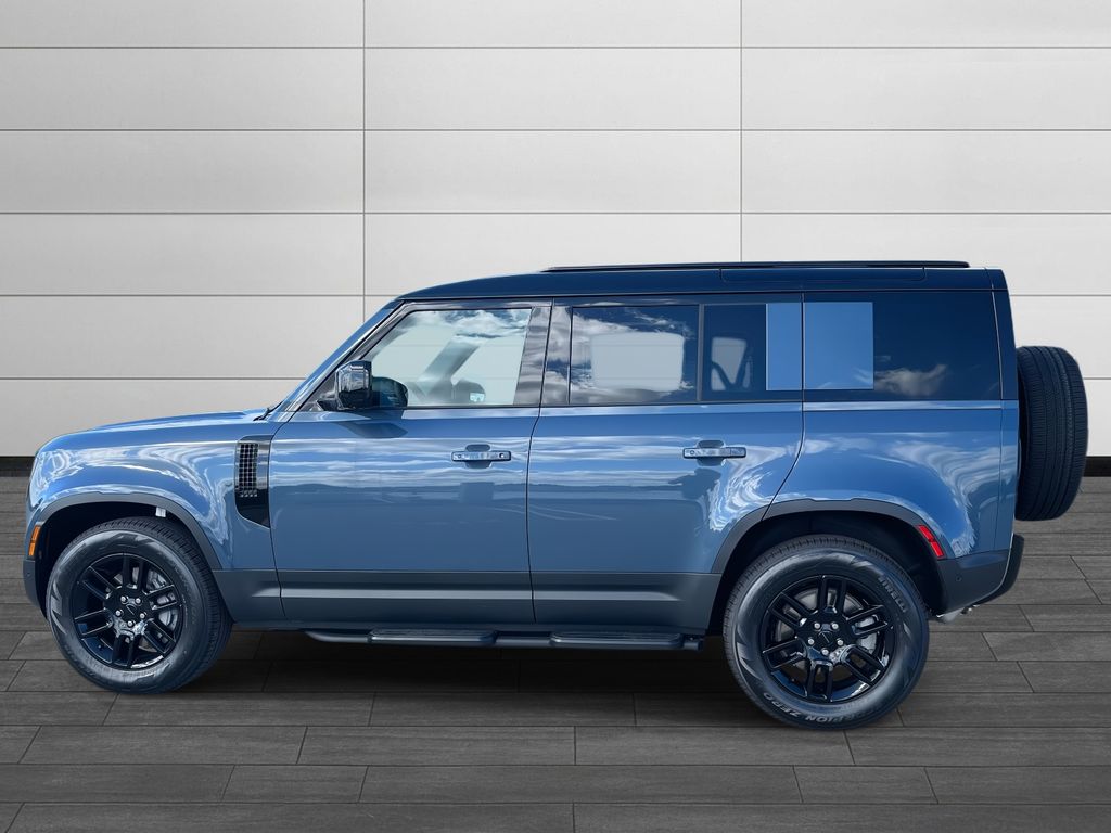 2026 Land Rover Defender 110 S photo 2