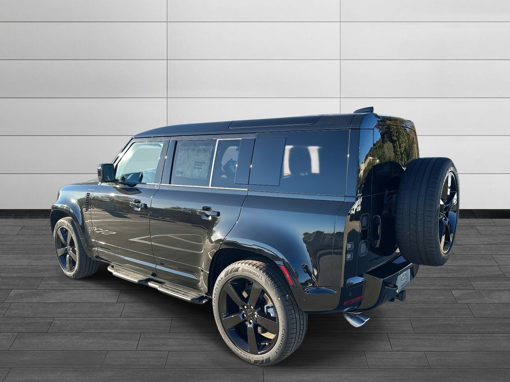 2026 Land Rover Defender 110 X-Dynamic SE photo 3