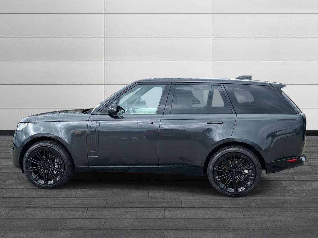 New 2026 Land Rover Range Rover SE SUV